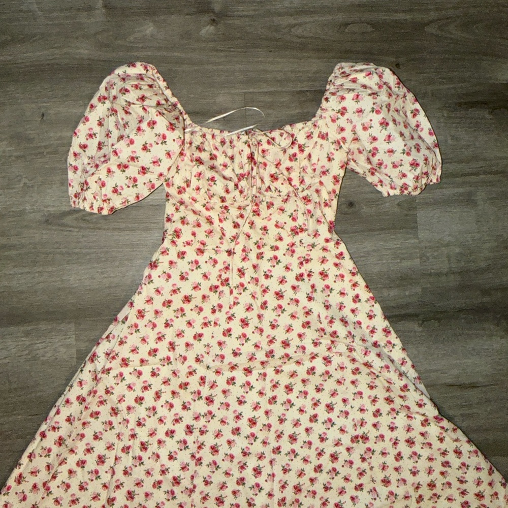 Moon River Floral Puff Sleeve Midi Dress floral print - Picture 2 of 15